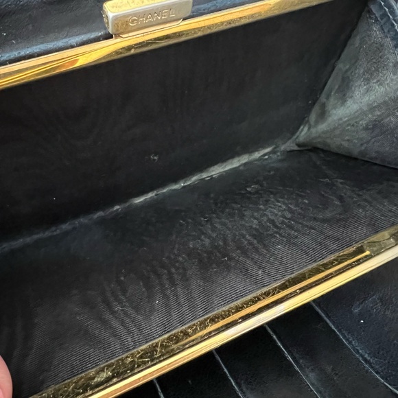 Chanel bifold wallet - Picture 11 of 16